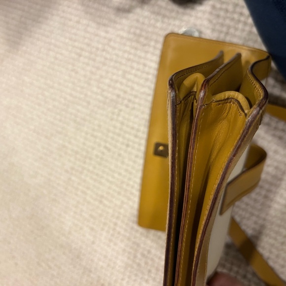 Gucci Calfskin and Canvas G Shoulder Bag - Picture 8 of 9